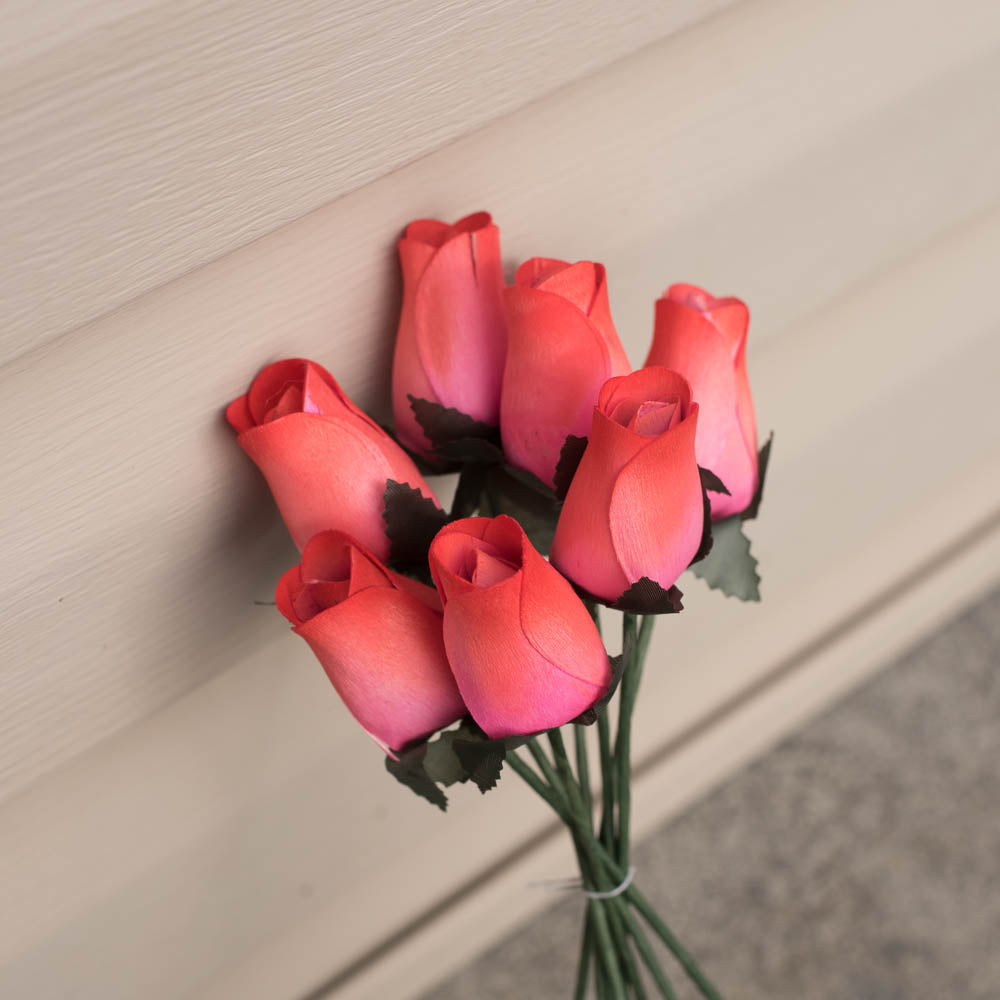 Coral/Red Closed Bud Roses 8-Pack - The Original Wooden Rose