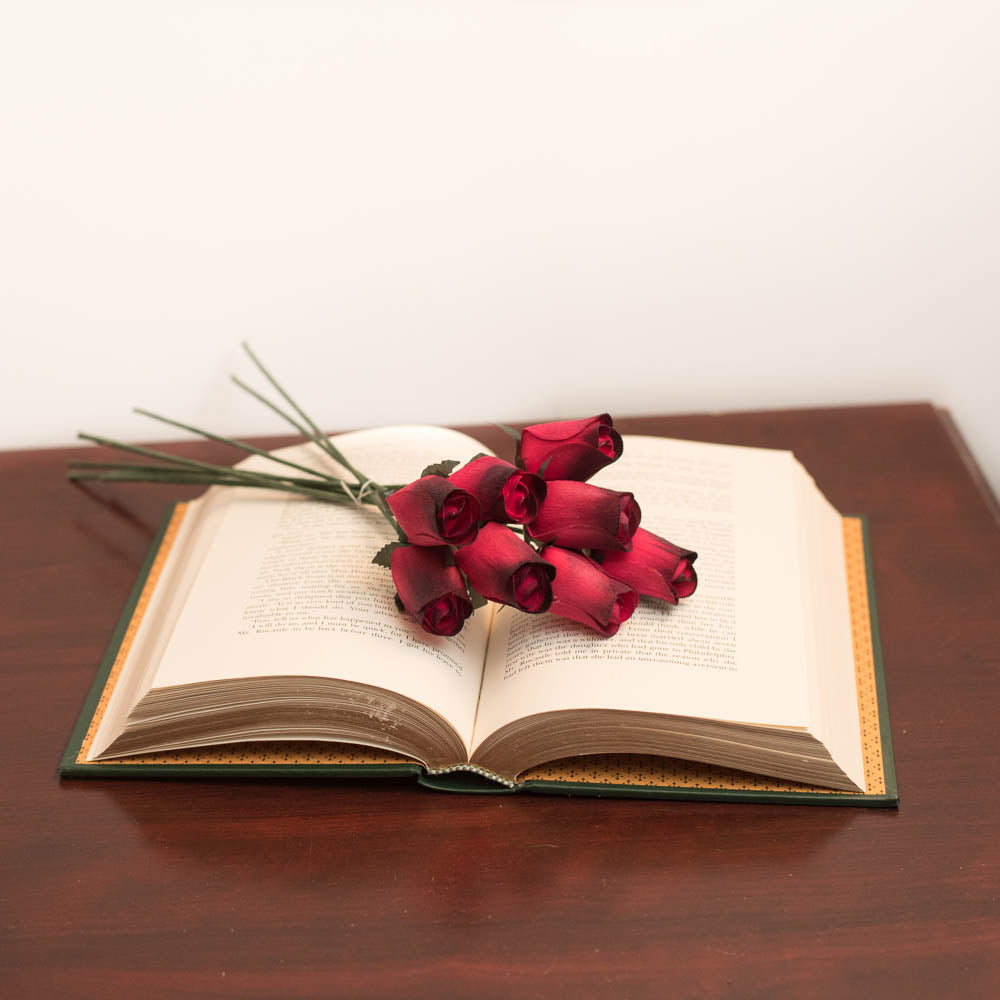 Red/Black Closed Bud Roses 8-Pack - The Original Wooden Rose