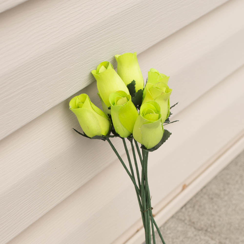 Light Green Closed Bud Roses 8-Pack - The Original Wooden Rose
