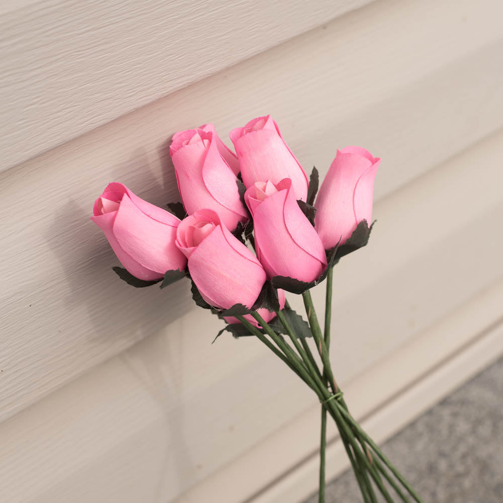 Light Pink Closed Bud Roses 8-Pack - The Original Wooden Rose
